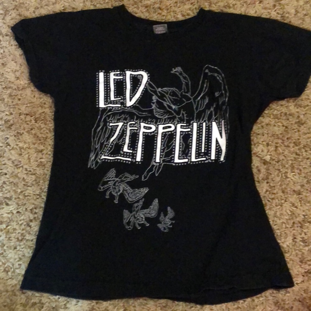 Black tee
